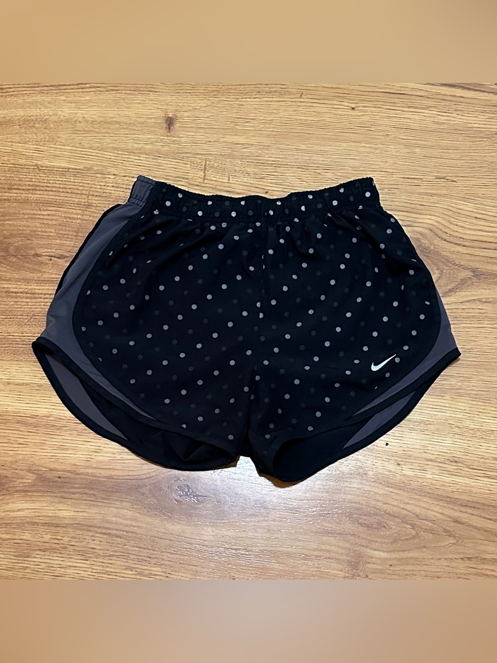 Nike Dri-FIT Tempo Running Shorts Black Gray Polka Dot Women’s Small - Picture 2 of 4
